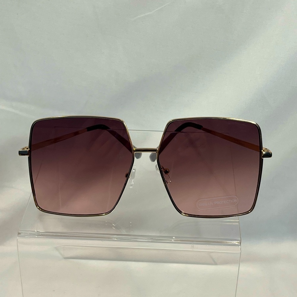 NWOT *RETRO* Square-ish Wire Rimmed Sunglasses